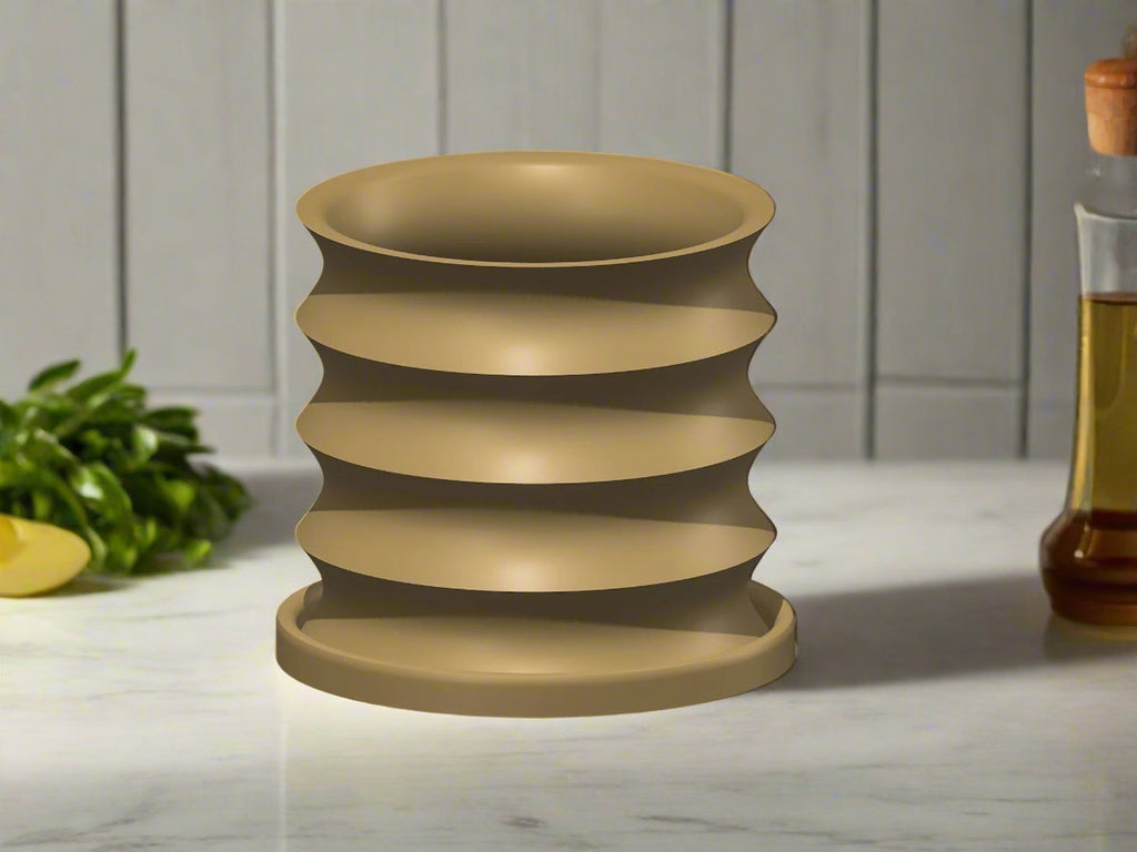 3D Printed Self-Watering Planter with Drainage – Modern Ribbed Indoor Pot